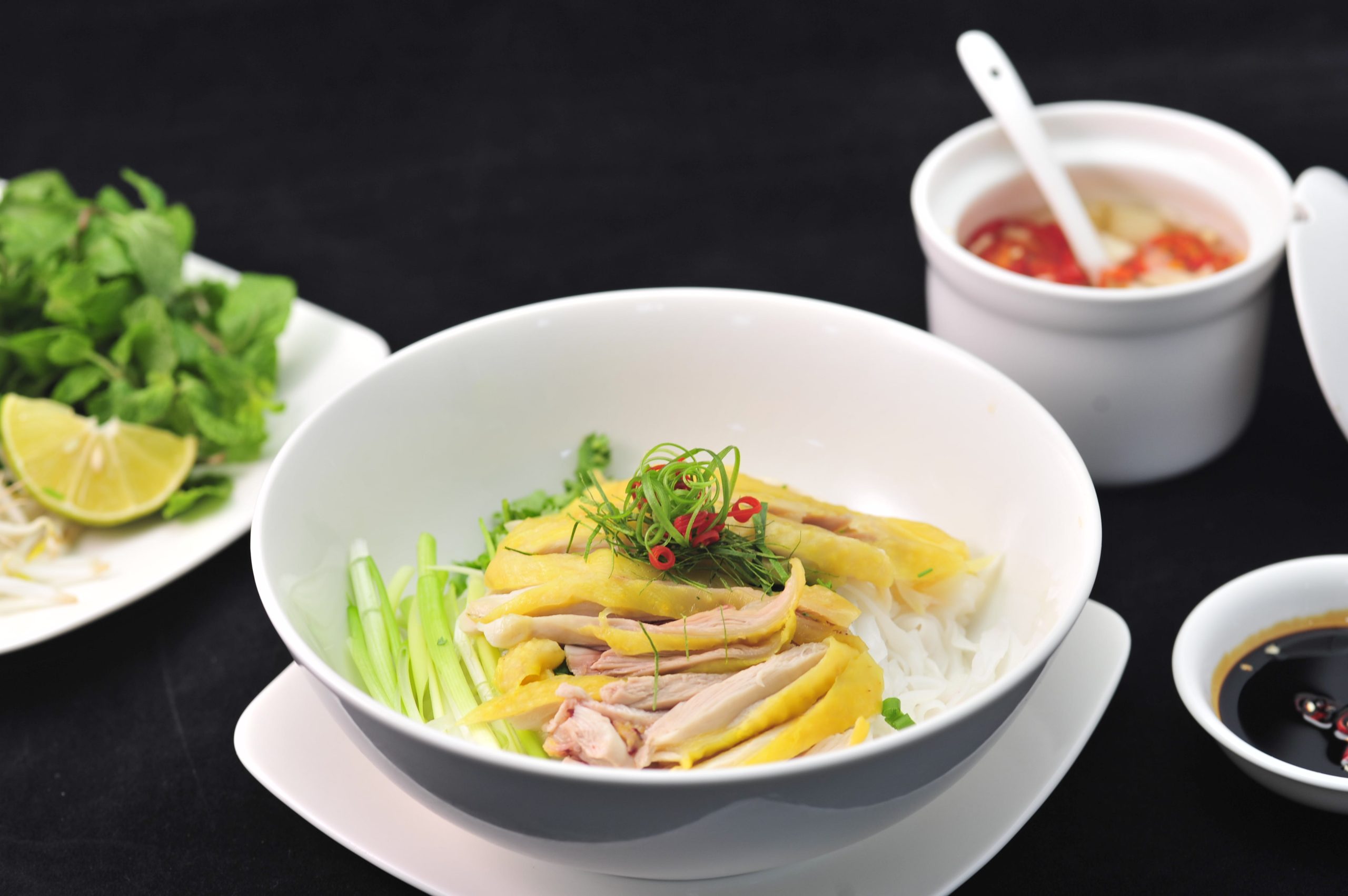 Phở gà Hà Nội tại Xhotel