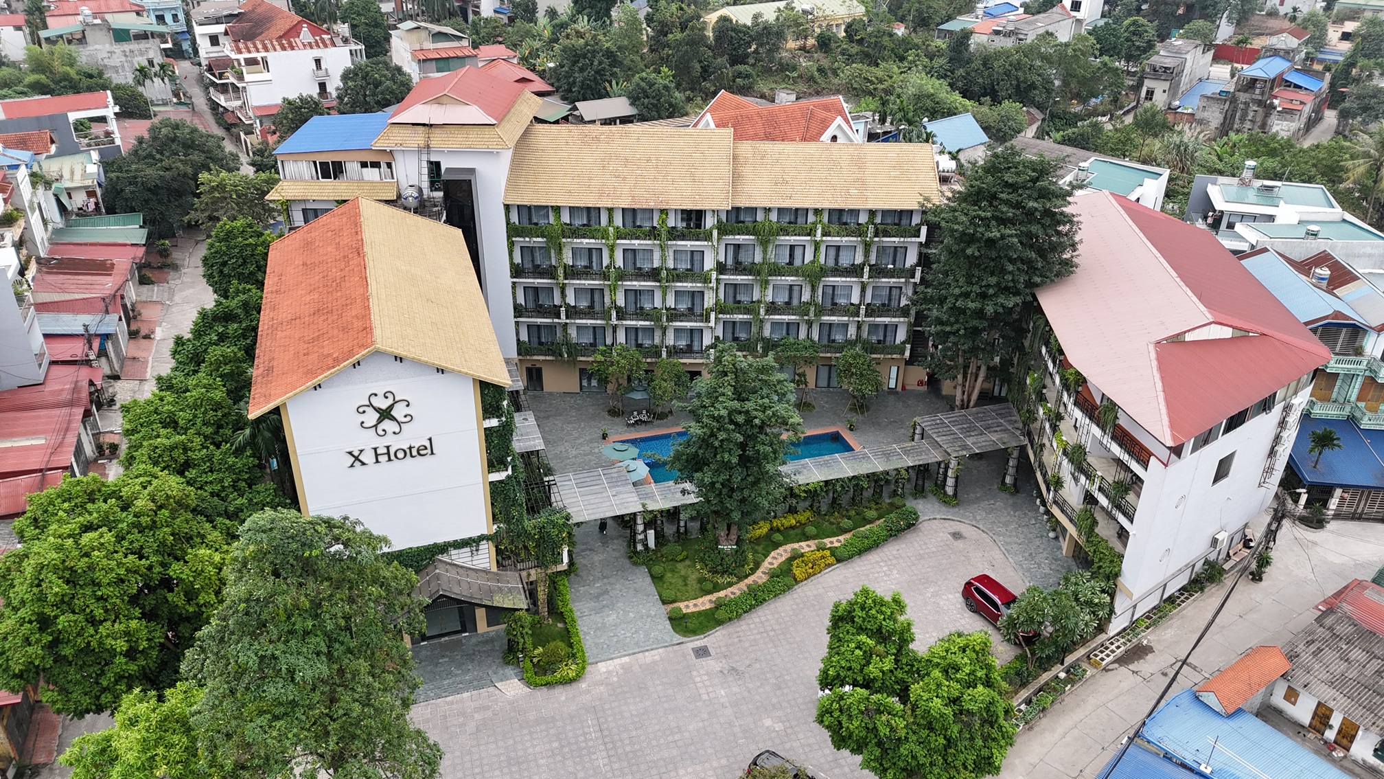 Toàn cảnh khách sạn gần ga Thái Nguyên X Hotel từ trên cao